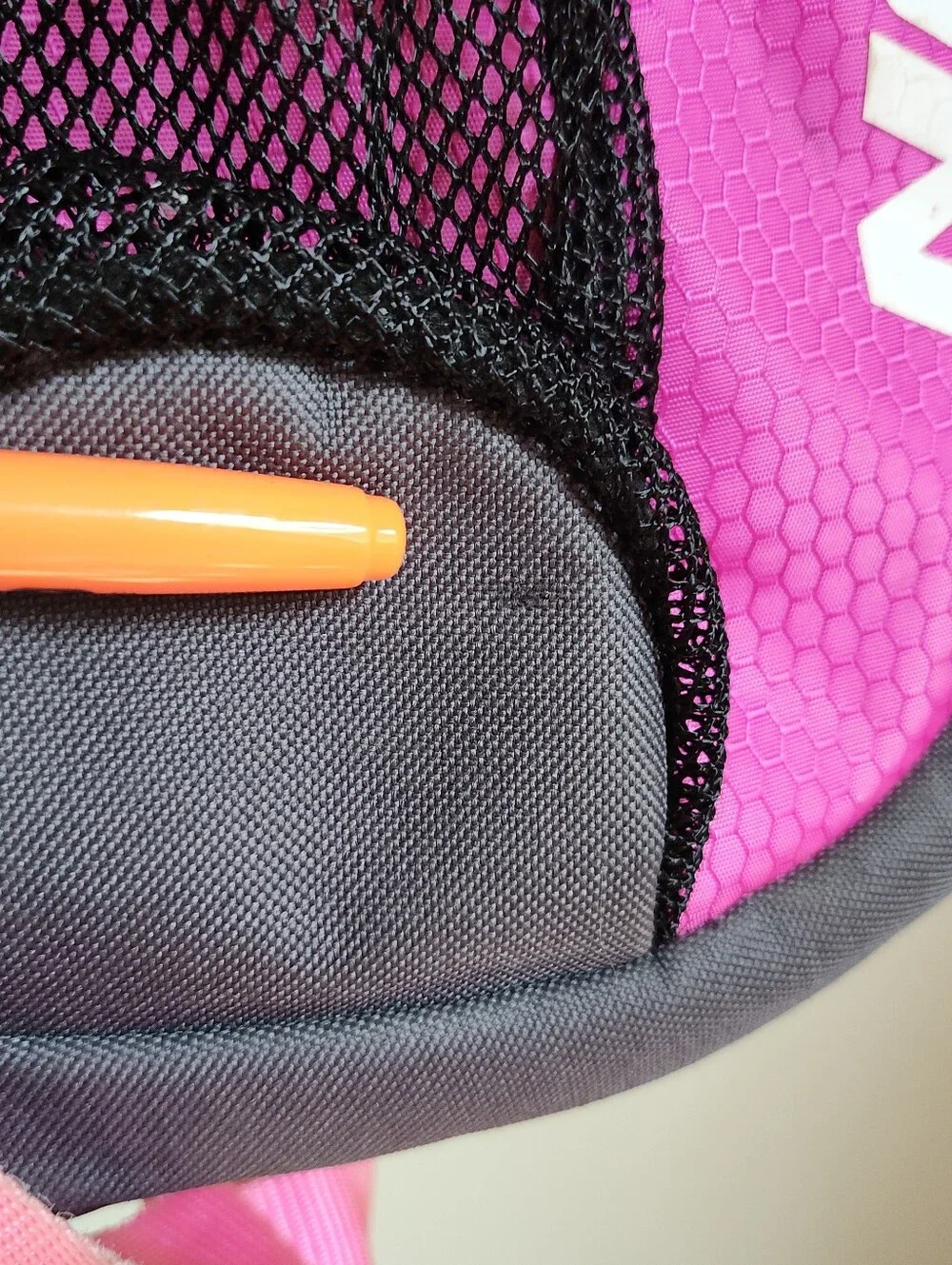 EASTON Youth Hot Pink Game Ready 15'' Backpack Bag Softball/Baseball/Sports GUC